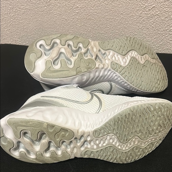 Nike White Athletic Running Sneaker - Picture 4 of 4